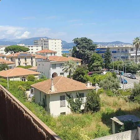 Apartment Au Calme Et 2 Pas De La